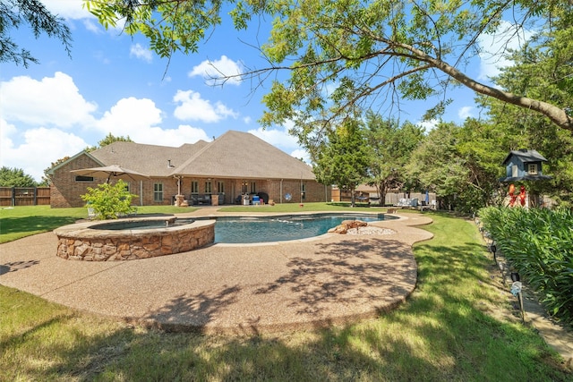 5820 Shiloh Forest Dr, Midlothian, TX 76065 - view of swimming pool featuring an in-ground hot tub and a patio area