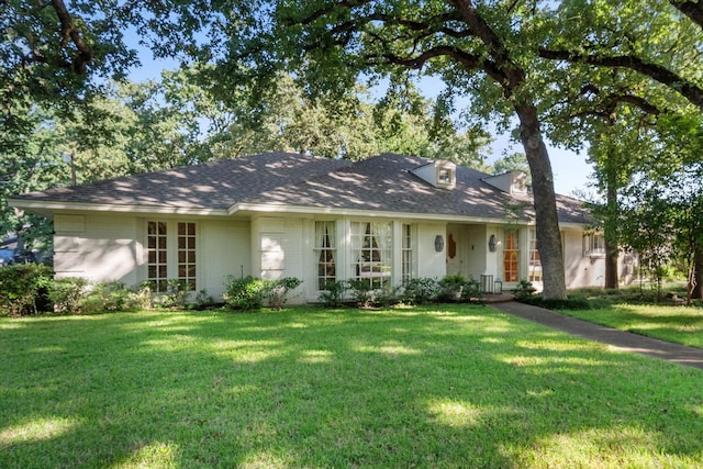 1008 Dobbins Rd, Corsicana, TX 75110 - single story home with a front lawn and a shingled roof
