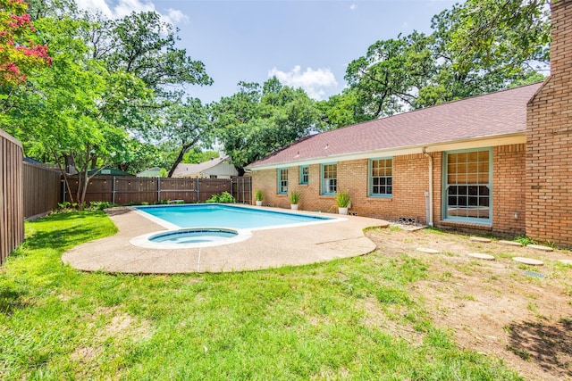 2528 Royal Ln, Denton, TX 76209 - view of pool featuring a fenced backyard, an in-ground hot tub, and a patio