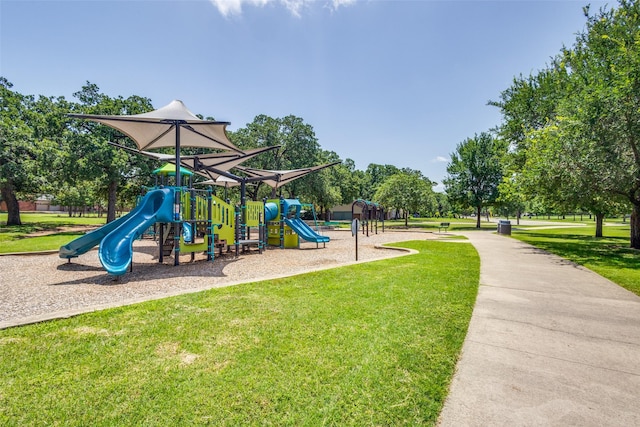 2528 Royal Ln, Denton, TX 76209 - communal playground with a yard