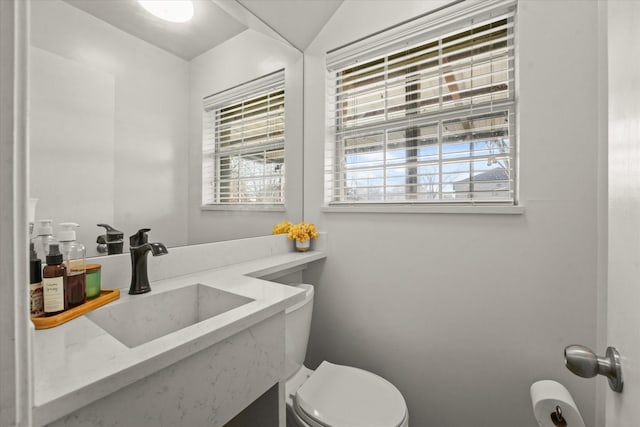 2648 Mark Dr, Mesquite, TX 75150 - bathroom with vanity and toilet