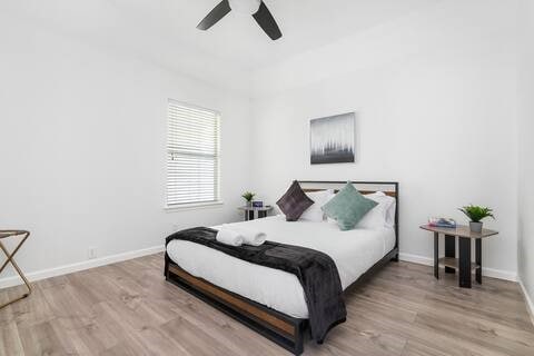 1918 Palace Dr, Grand Prairie, TX 75050 - bedroom with wood finished floors and a ceiling fan