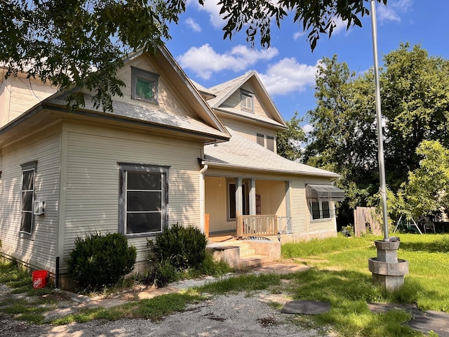 1612 Lagonda Ave, Fort Worth, TX 76164 - view of front of house with a porch