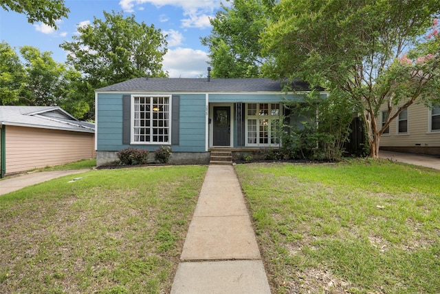 3829 Byers Ave, Fort Worth, TX 76107 - view of front of property with a porch and a front yard