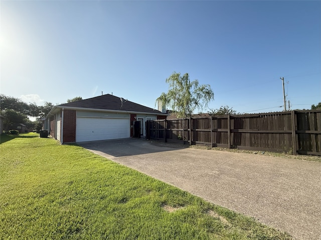 8525 Clearcreek Cir, Frisco, TX 75034 - view of side of home featuring driveway and brick siding