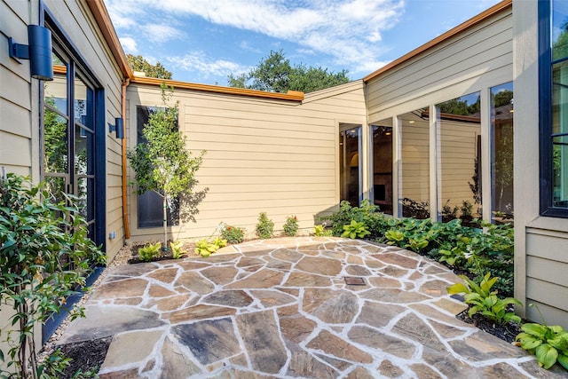 9701 Faircrest Dr, Dallas, TX 75238 - view of patio / terrace