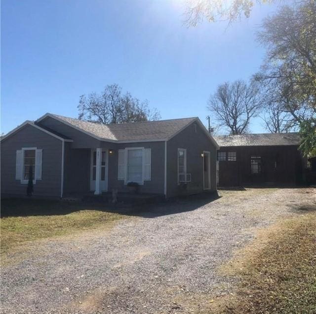 5829 Waddell St, Sansom Park, TX 76114 - ranch-style house with driveway