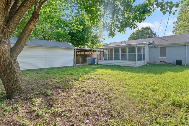 10230 Kilkenny Pl, Dallas, TX 75228 - view of grassy yard with a sunroom