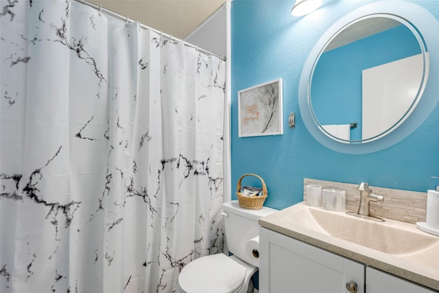 7909 Quest Ct, Frisco, TX 75035 - full bath featuring vanity and a shower with curtain
