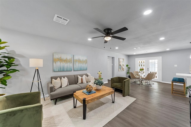 2473 W Five Mile Pkwy, Dallas, TX 75233 - living area with recessed lighting, wood finished floors, and a ceiling fan