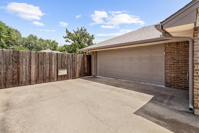 2526 Axminster Dr, Grand Prairie, TX 75050 - view of garage