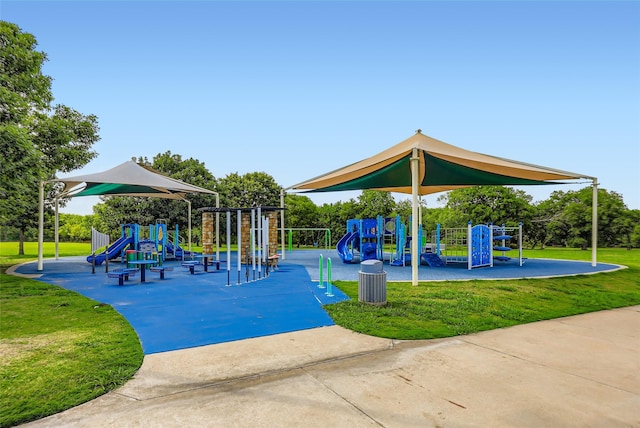 7921 Mourning Dove Dr, Arlington, TX 76002 - community play area with a yard