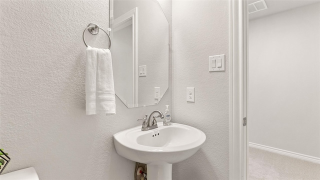 2809 Burgundy Trl, Rowlett, TX 75088 - bathroom featuring a sink