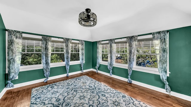 305 E Lee Ave, Weatherford, TX 76086 - sunroom with vaulted ceiling