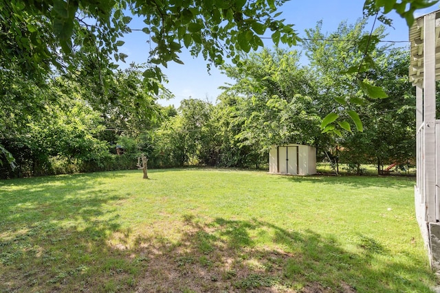 3005 Pate Dr, Fort Worth, TX 76105 - view of grassy yard with a shed