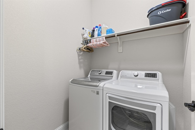 301 Prairie Oak Ct, Burleson, TX 76028 - washroom featuring washer and clothes dryer
