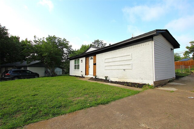 1825 Grove Cir, Mesquite, TX 75149 - view of front of house with brick siding