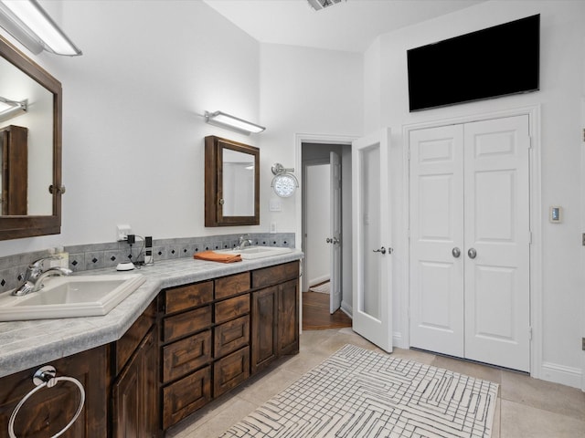 186 Deer Creek Dr, Aledo, TX 76008 - full bath with double vanity and tile patterned floors
