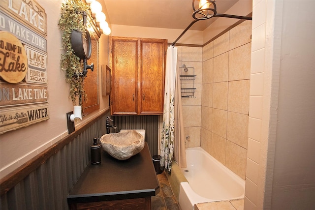 10234 County Road 198, Breckenridge, TX 76424 - full bathroom featuring a sink and shower / tub combo with curtain