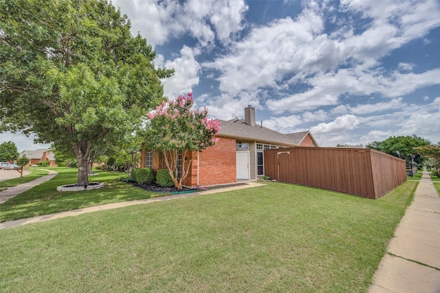 2102 Overview Ln, Garland, TX 75044 - view of grassy yard