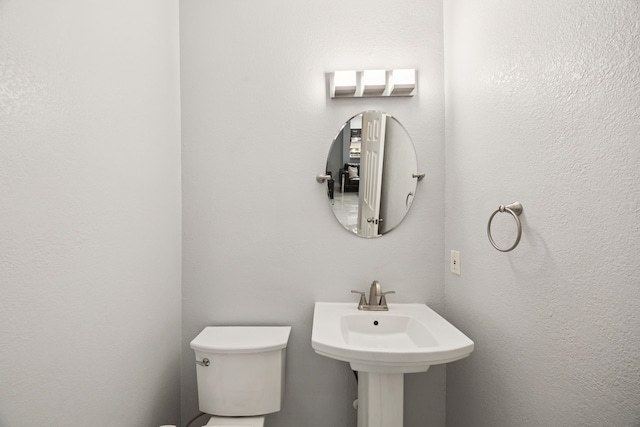 433 Willow Bend Dr, Murphy, TX 75094 - bathroom featuring toilet and a sink