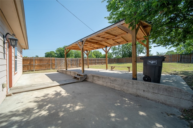 2522 Refugio Ave, Fort Worth, TX 76164 - fenced backyard with a patio