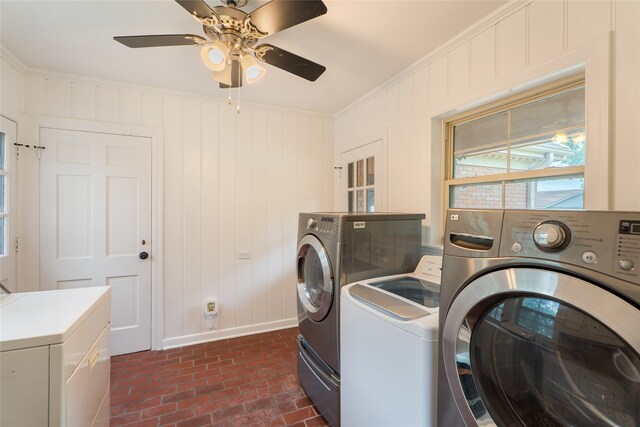 601 N 25th St, Corsicana, TX 75110 - washroom featuring independent washer and dryer, brick floors, crown molding, and a ceiling fan