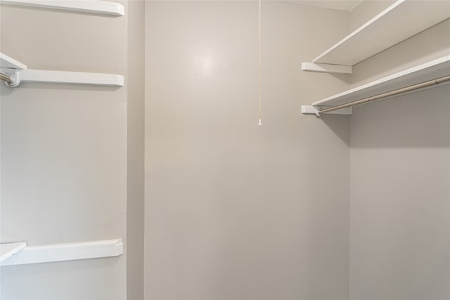 601 N 25th St, Corsicana, TX 75110 - view of walk in closet