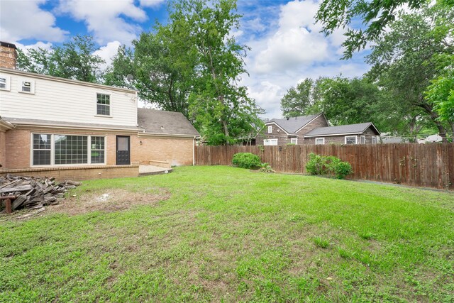 601 N 25th St, Corsicana, TX 75110 - view of fenced backyard