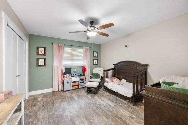 1322 Chestnut Rd, Mansfield, TX 76063 - bedroom featuring wood finished floors, ceiling fan, and a closet