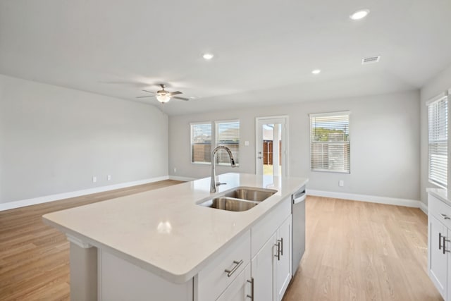 117 Whitlow Dr, Princeton, TX 75071 - kitchen featuring light wood-style flooring, a ceiling fan, a kitchen island with sink, and recessed lighting