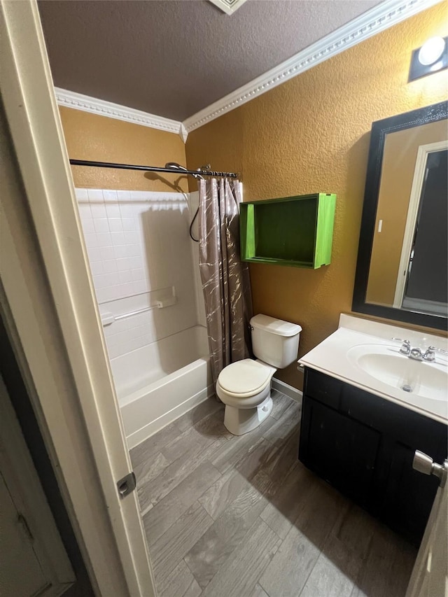 5901 Westgate Dr, Fort Worth, TX 76179 - full bathroom featuring a textured wall, a textured ceiling, vanity, shower / tub combo with curtain, and ornamental molding