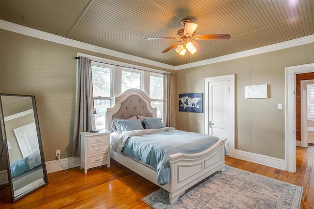 501 W Parks Ave, Waxahachie, TX 75165 - bedroom featuring light wood-style floors, crown molding, and ceiling fan