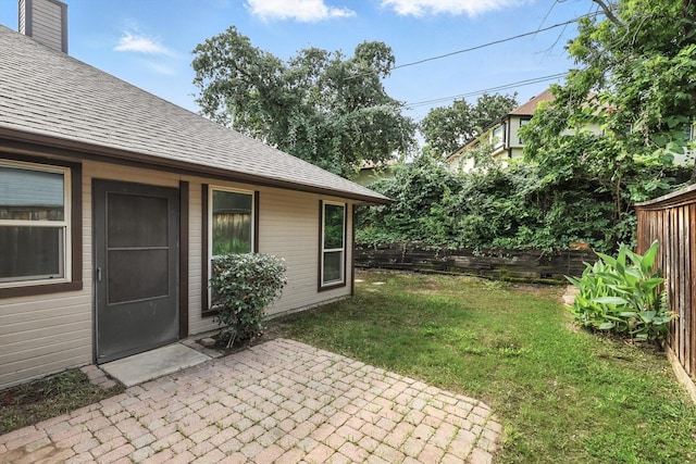 6604 Kingsferry Ct, Arlington, TX 76016 - view of yard featuring a patio area