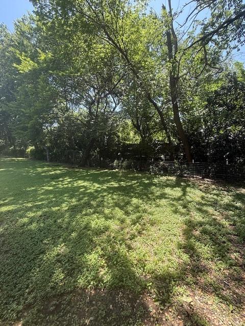 8761 S County Rd, Frisco, TX 75034 - view of yard