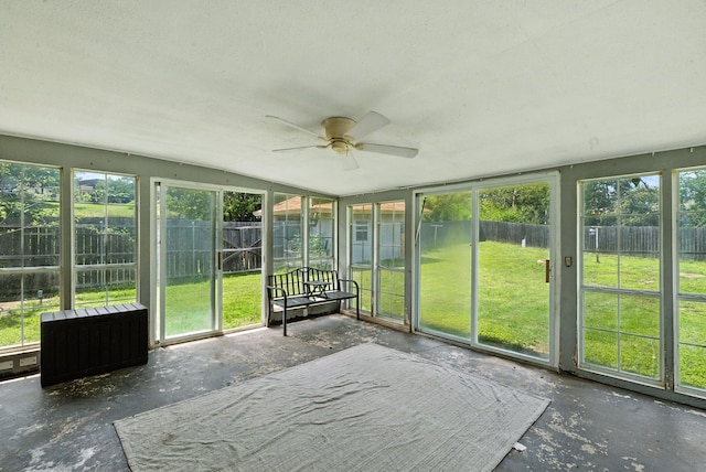 1442 W Water St, Weatherford, TX 76086 - sunroom / solarium with a ceiling fan and vaulted ceiling