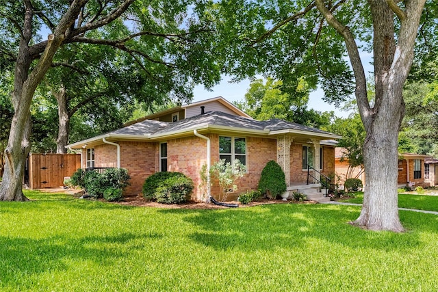 2704 Sunset Ave, Dallas, TX 75211 - view of front facade featuring brick siding