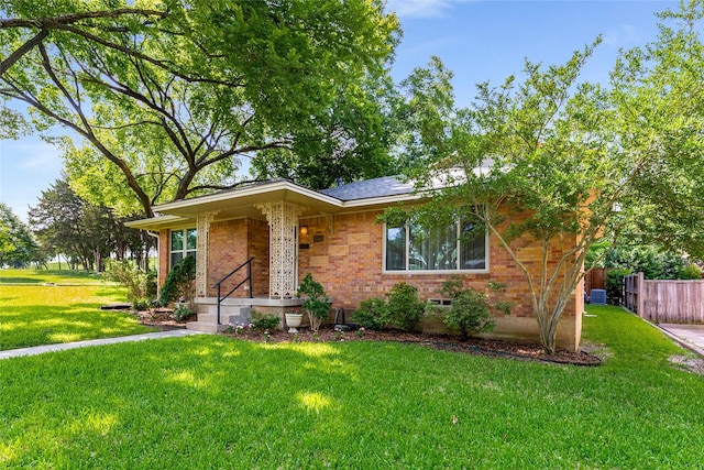 2704 Sunset Ave, Dallas, TX 75211 - single story home with brick siding