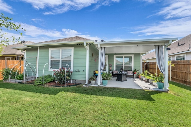 917 N Fork Ranch Rd, Waco, TX 76705 - rear view of property featuring a fenced backyard, a patio, and an outdoor living space