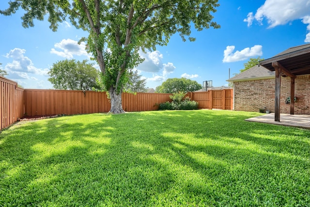 3609 Whitehaven Dr, Plano, TX 75093 - fenced backyard featuring a patio
