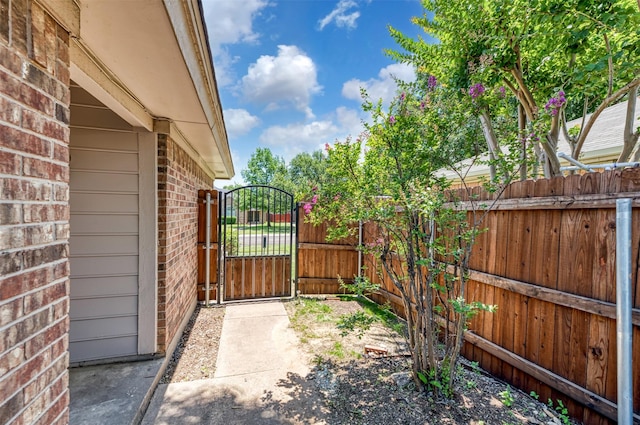 308 Crowe Dr, Euless, TX 76040 - view of patio / terrace with a gate