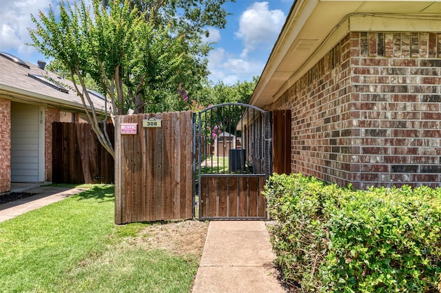 308 Crowe Dr, Euless, TX 76040 - view of gate