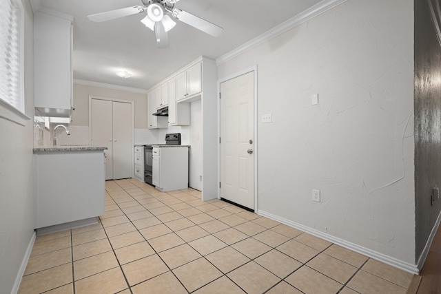 721 SW Hillside Dr, Burleson, TX 76028 - kitchen featuring black electric range, under cabinet range hood, white cabinetry, ceiling fan, and crown molding