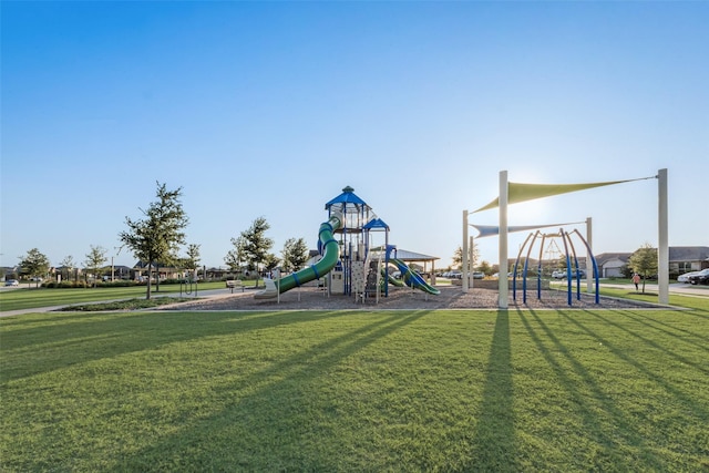 1424 Archway Ct, Fort Worth, TX 76247 - communal playground featuring a yard