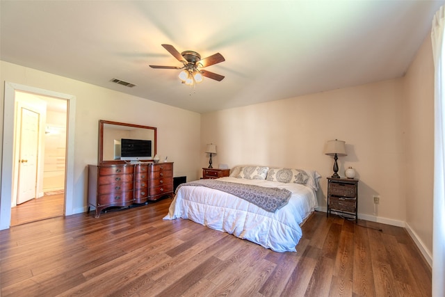 103 Irvin Ln, Mount Vernon, TX 75457 - bedroom featuring wood finished floors and a ceiling fan