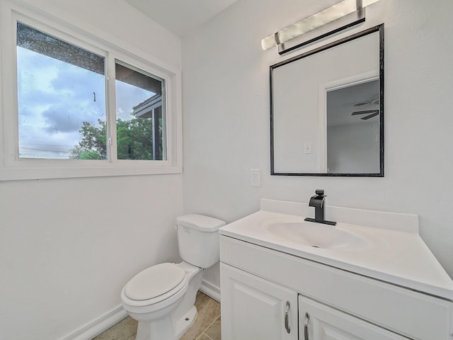 5537 Wheaton Dr, Fort Worth, TX 76133 - bathroom with baseboards and vanity