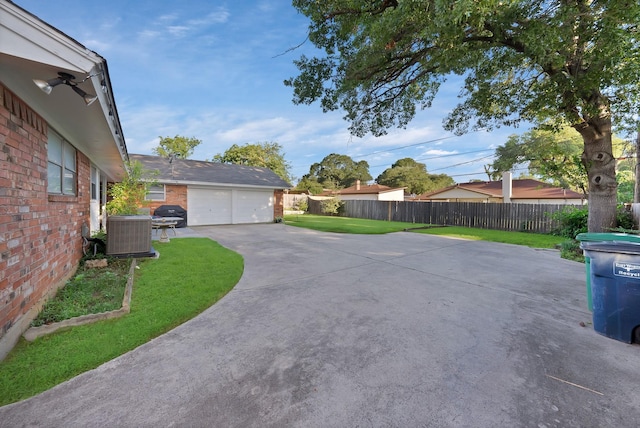 7329 Yolanda Dr, Fort Worth, TX 76112 - view of yard