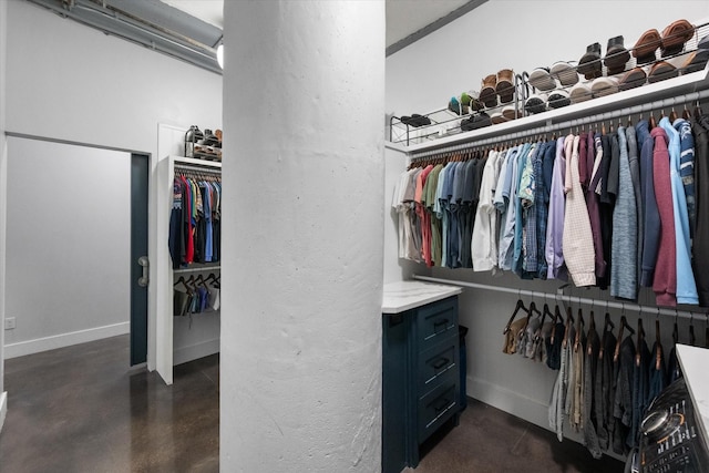 1122 Jackson St Unit 418, Dallas, TX 75202 - view of walk in closet