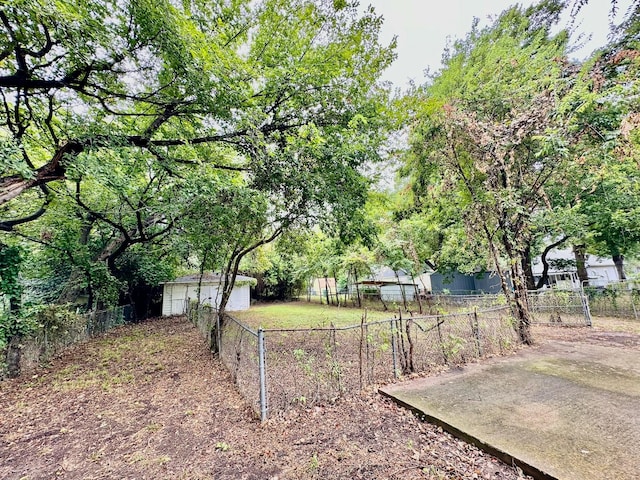 513 N Maple St, Sherman, TX 75092 - view of yard