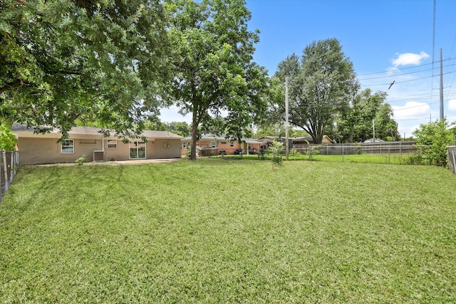 1843 Trent Dr, Arlington, TX 76010 - view of fenced backyard